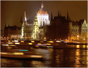 Boat-cruise With Dinner Over The Danube